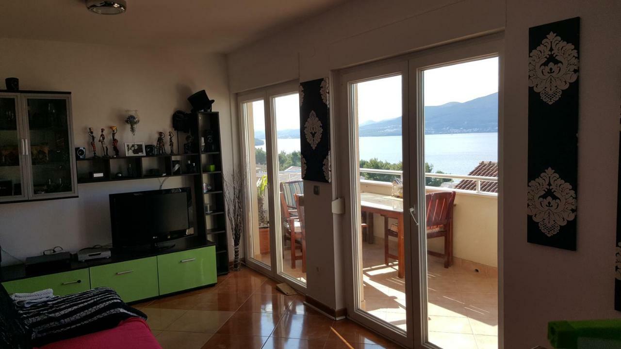 Apartman Tamara โตรกีร์ ภายนอก รูปภาพ
